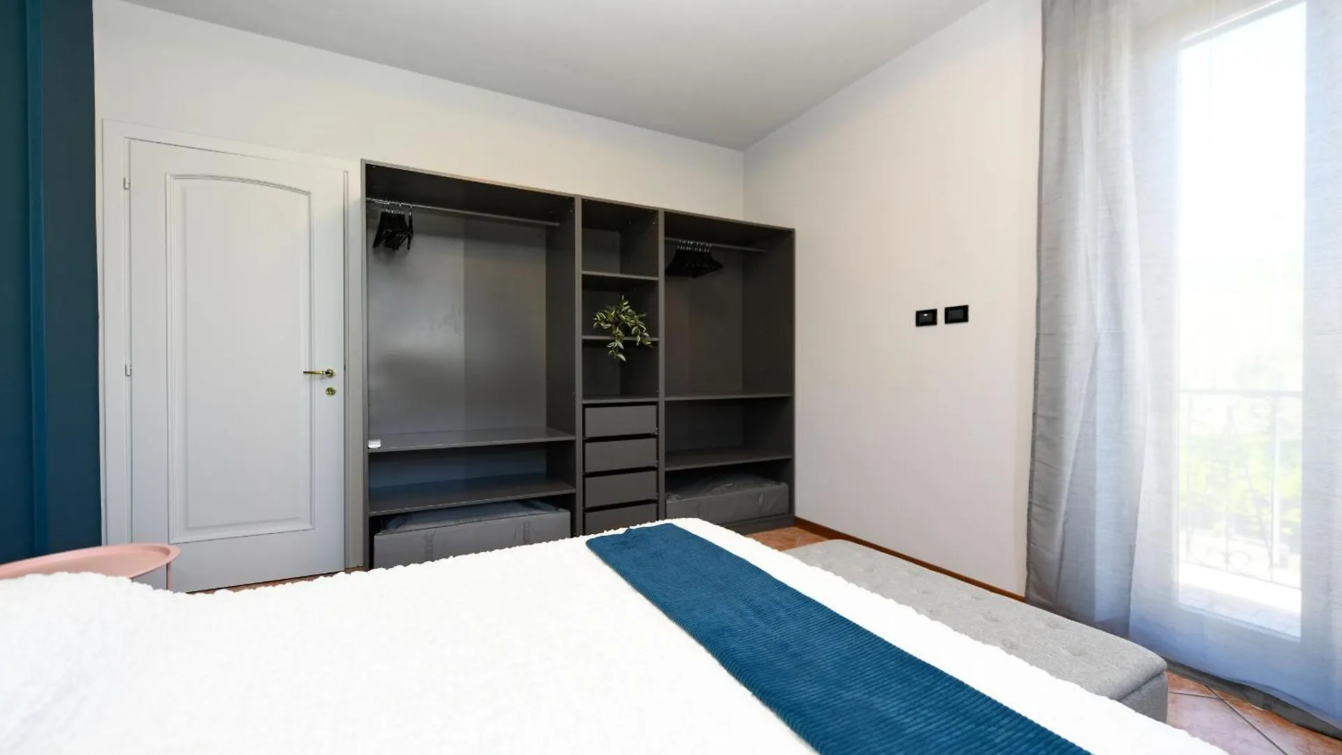 La Vela Deluxe Lägenhet Salò Italien