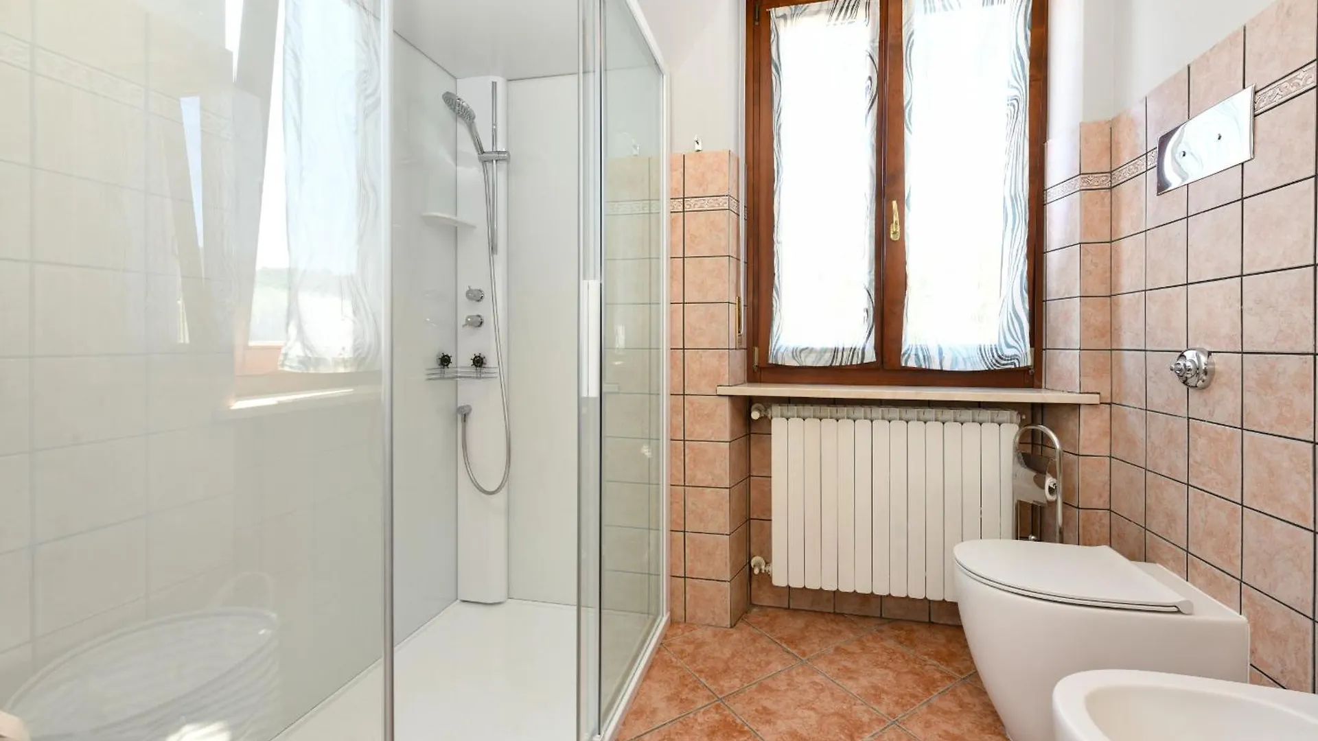 La Vela Deluxe Lägenhet Salò Italien