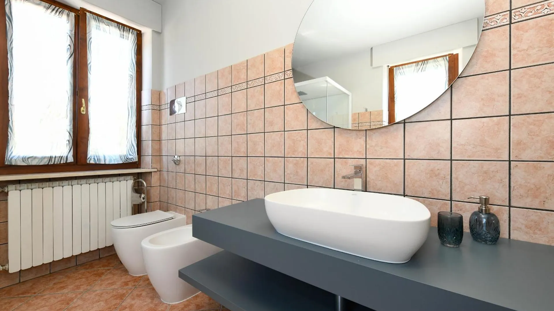 La Vela Deluxe Apartment Salo 0*,  Italy