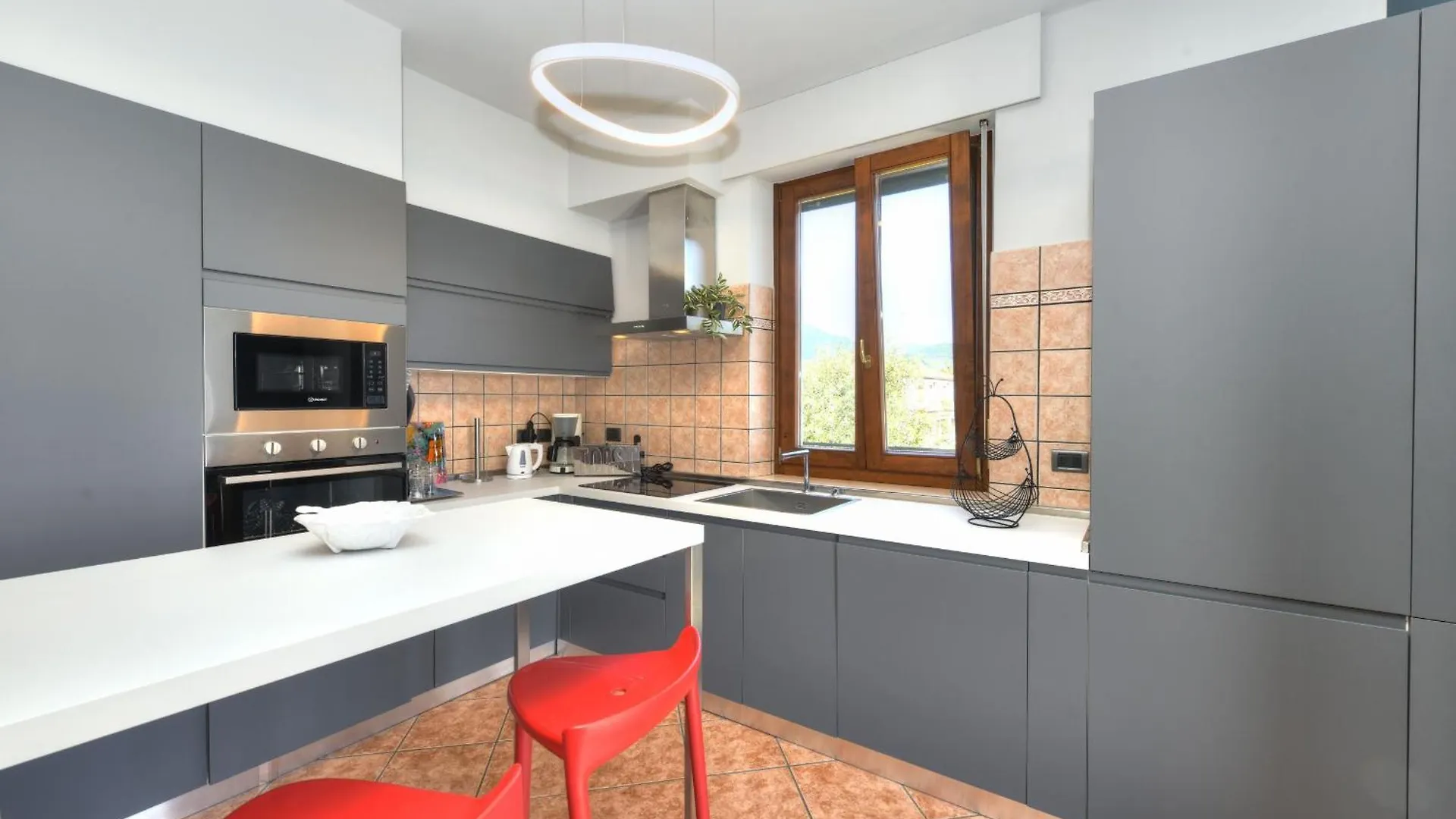La Vela Deluxe Apartment Salo 0*,  Italy