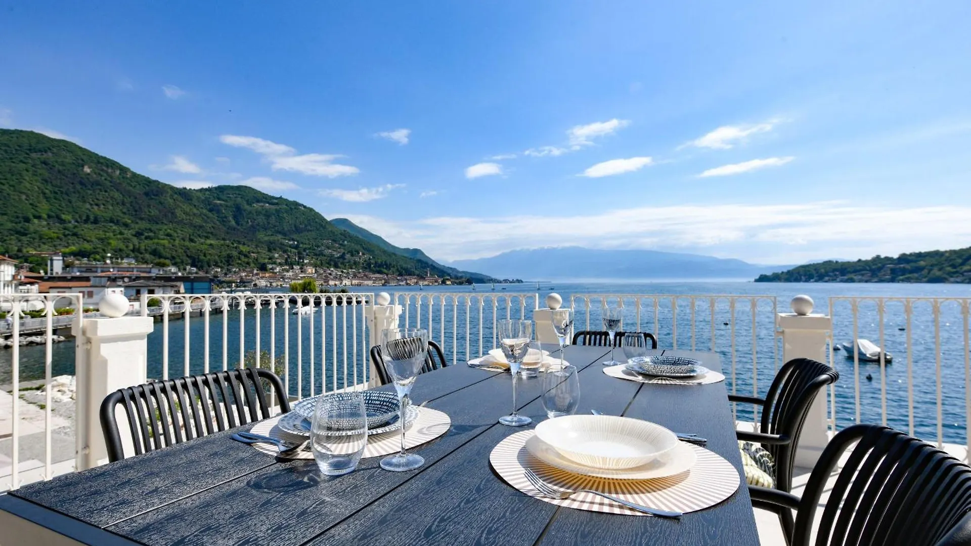 La Vela Deluxe Apartment Salo Italy